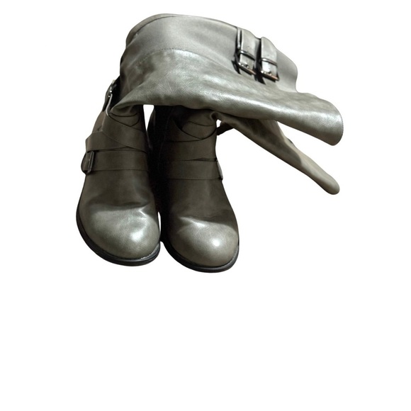 Torrid Women's Buckle Knee-High Boots grey 10 Wide Calf - Picture 3 of 4